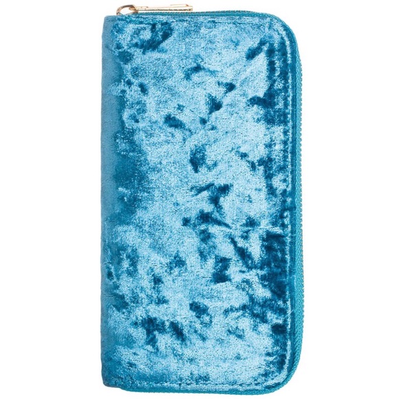 Velvet Wallet - Picture 2 of 6